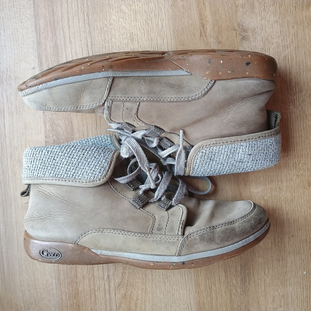 Chaco Women's Barbary Tan/Gray Leather Boots Size 8